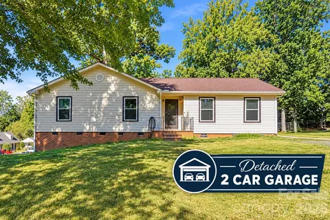 6301 Dwightware Blvd, Charlotte, NC 28227