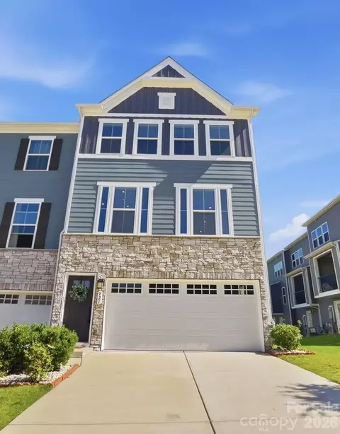921 Portrush Ln, Tega Cay, SC 29708