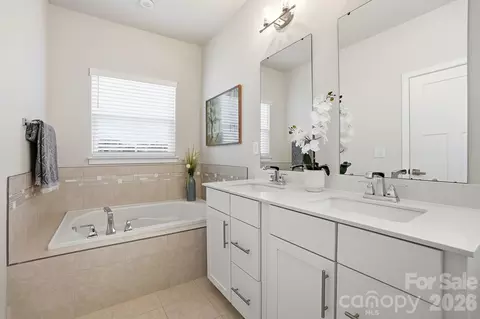 Bath - 921 Portrush Ln, Tega Cay, SC 29708 photo 1 of 2
