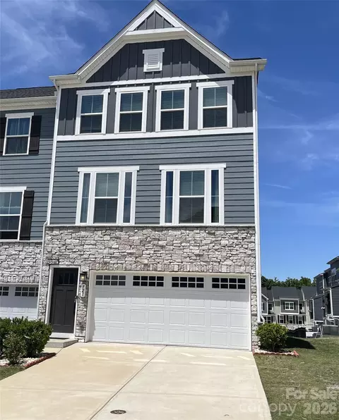921 Portrush Ln, Tega Cay, SC 29708