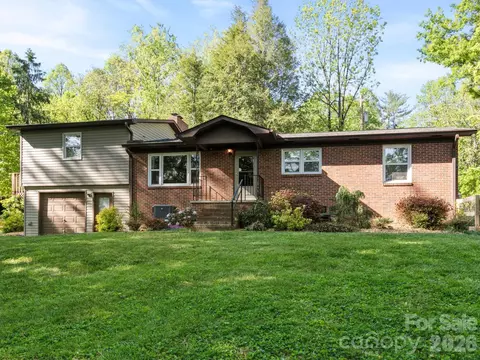 97 Columbia Cir, Hendersonville, NC 28792