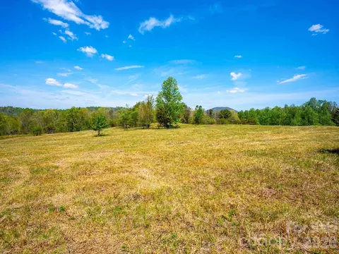 3646 Summer Rd, Hendersonville, NC 28792