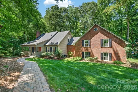 1712 Saddlewood Dr, Fort Mill, SC 29715