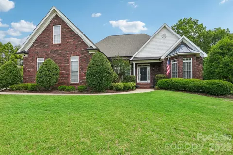 8576 Cabot Ct, Harrisburg, NC 28075