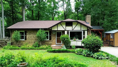 313 E Church St, Stanley, NC 28164