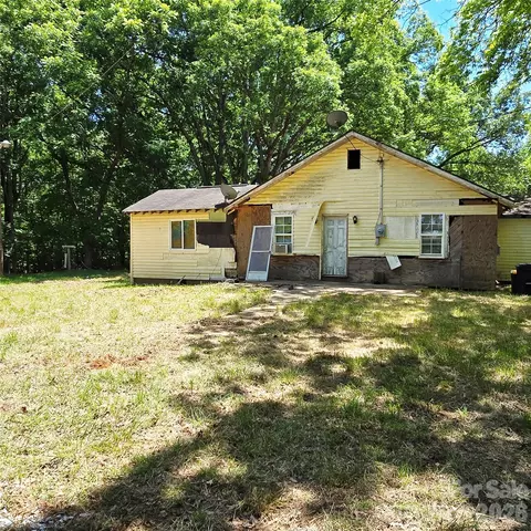887 Okeewemee-star Rd, Star, NC 27356