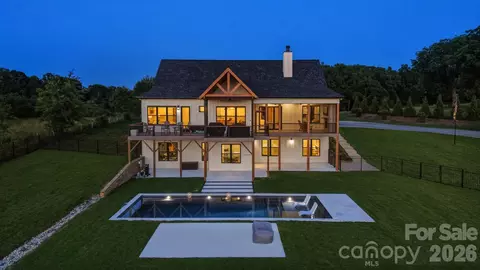 2322 Moss Farm Rd, Hickory, NC 28602
