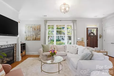 Living - 534 Spring St, Davidson, NC 28036 photo 2 of 2