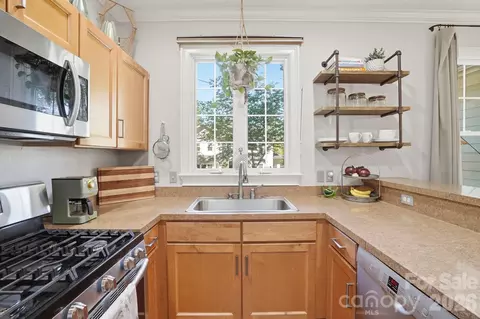Kitchen - 534 Spring St, Davidson, NC 28036 photo 4 of 4