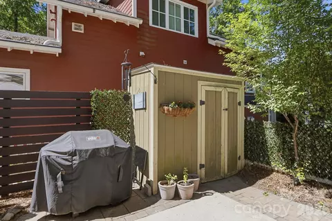 Exterior - 534 Spring St, Davidson, NC 28036 photo 6 of 10