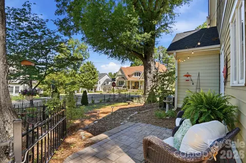 Exterior - 534 Spring St, Davidson, NC 28036 photo 7 of 10