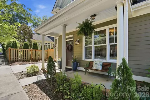Exterior - 534 Spring St, Davidson, NC 28036 photo 3 of 10