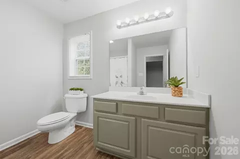 Bath - 19 Heron Cove B Loop #B, Hickory, NC 28601 photo 1 of 1