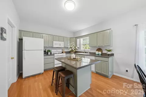Kitchen - 19 Heron Cove B Loop #B, Hickory, NC 28601 photo 1 of 3