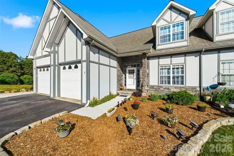 19 Heron Cove B Loop #B, Hickory, NC 28601