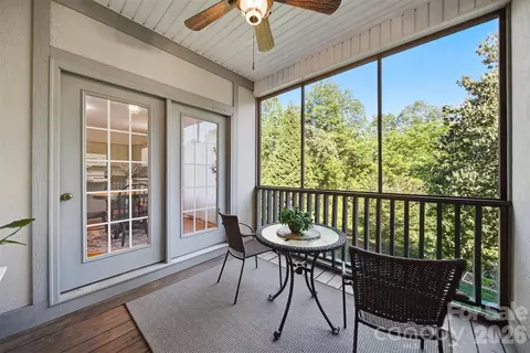 Exterior - 19 Heron Cove B Loop #B, Hickory, NC 28601 photo 2 of 6