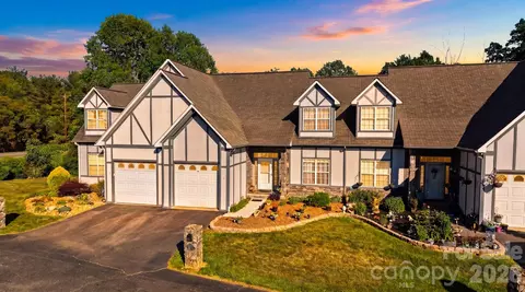 19 Heron Cove B Loop #B, Hickory, NC 28601