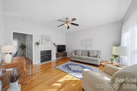 Living - 19 Heron Cove B Loop #B, Hickory, NC 28601 photo 1 of 4