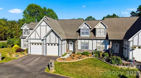 Exterior - 19 Heron Cove B Loop #B, Hickory, NC 28601 photo 5 of 6