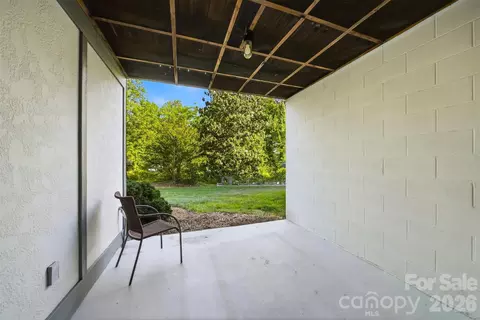 Exterior - 19 Heron Cove B Loop #B, Hickory, NC 28601 photo 3 of 6