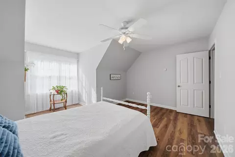 Bedroom - 19 Heron Cove B Loop #B, Hickory, NC 28601 photo 4 of 4