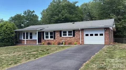 242 Edgewood 3 Cir #3, Morganton, NC 28655