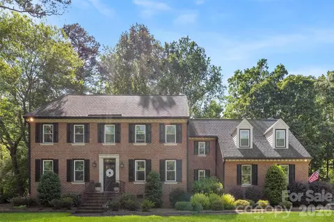 5061 Kentwood Dr, Gastonia, NC 28056