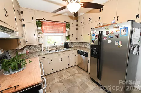 Kitchen - 902 E Boyd St, Maiden, NC 28650 photo 1 of 3