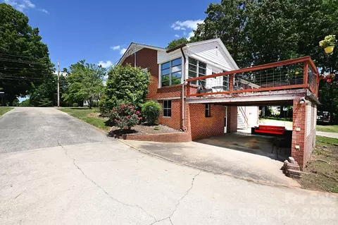Exterior - 902 E Boyd St, Maiden, NC 28650 photo 7 of 8