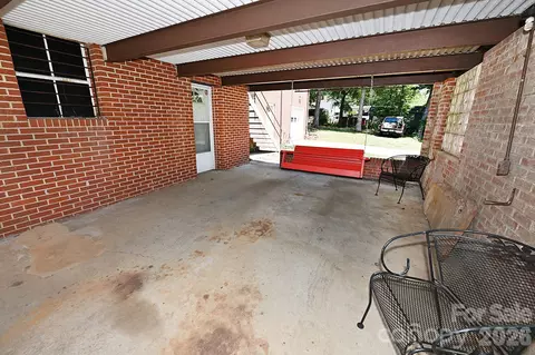 Exterior - 902 E Boyd St, Maiden, NC 28650 photo 6 of 8