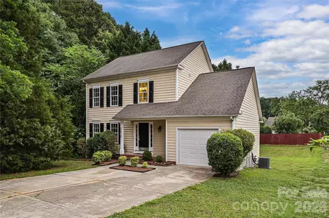 9820 Aaronda Ct, Charlotte, NC 28213