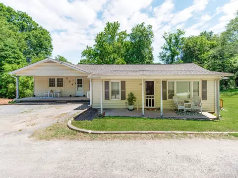 102 Lanier St, Mount Holly, NC 28120