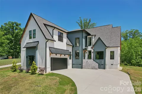 3078 Mountain Creek Dr, Sherrills Ford, NC 28673