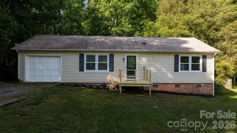 2120 40th Avenue Ne Ct NE, Hickory, NC 28601