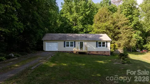 2120 40th Avenue Ne Ct NE, Hickory, NC 28601