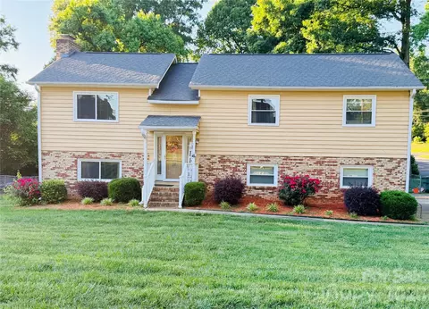 2600 Providence Dr, Gastonia, NC 28052