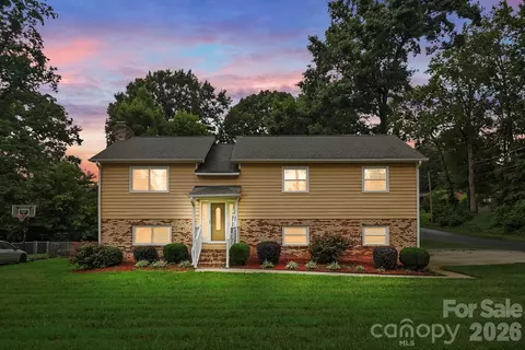2600 Providence Dr, Gastonia, NC 28052