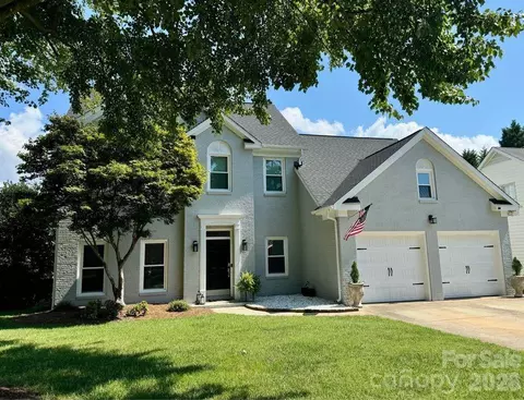 19942 Scanmar Ln, Cornelius, NC 28031