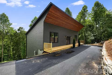 69 Quiet Woods Dr, Leicester, NC 28748