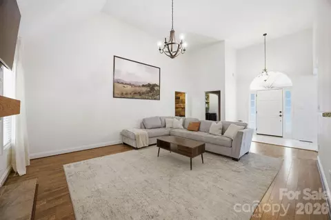 Living - 3208 Continental Dr, Monroe, NC 28110 photo 2 of 4