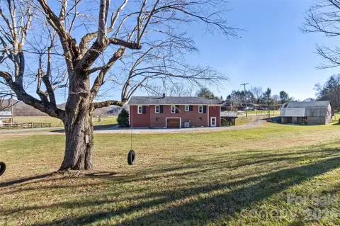 522 Calvert Rd, Brevard, NC 28712