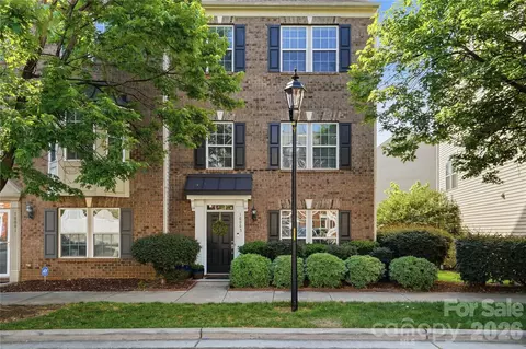 10005 Kings Parade Blvd, Charlotte, NC 28273
