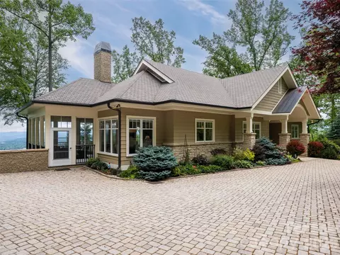 29 Elk Ridge Dr, Asheville, NC 28804