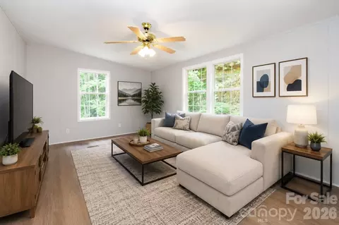 Living - 61 Blue Mountain Rd, Fairview, NC 28730 photo 4 of 6