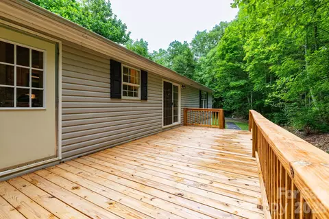 Exterior - 61 Blue Mountain Rd, Fairview, NC 28730 photo 2 of 5