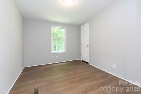 Bedroom - 61 Blue Mountain Rd, Fairview, NC 28730 photo 3 of 3