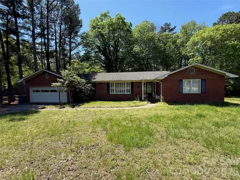 714 Crestmont Se Dr SE, Concord, NC 28025
