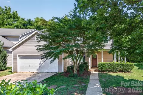9200 Royal Highlands Ct, Charlotte, NC 28277