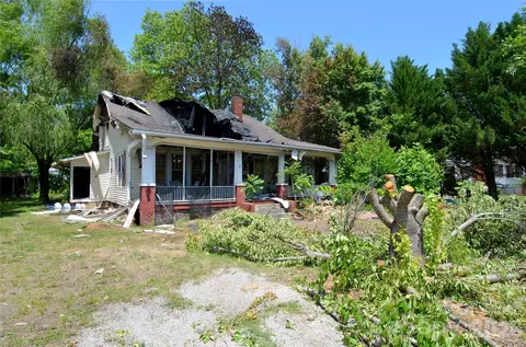 201 Blue Ridge 12 St #1,2, Marion, NC 28752