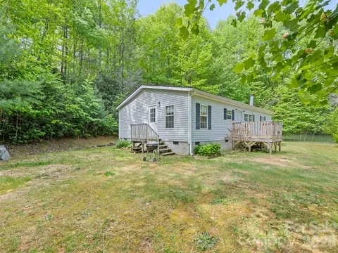 122 Mastiff Hollow Dr, Waynesville, NC 28785